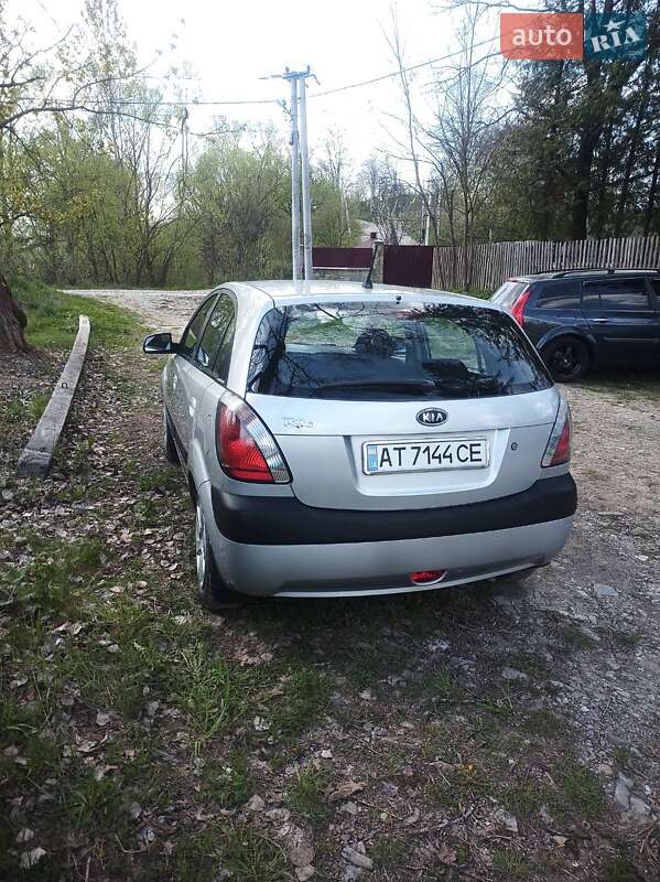 Хетчбек Kia Rio 2006 в Тлумачі