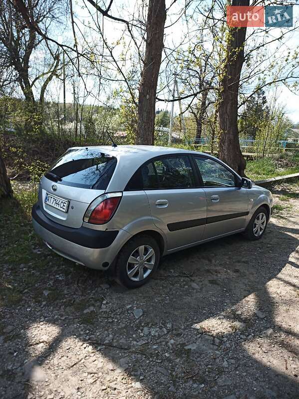 Хетчбек Kia Rio 2006 в Тлумачі