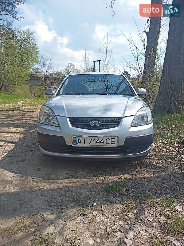 Хетчбек Kia Rio 2006 в Тлумачі