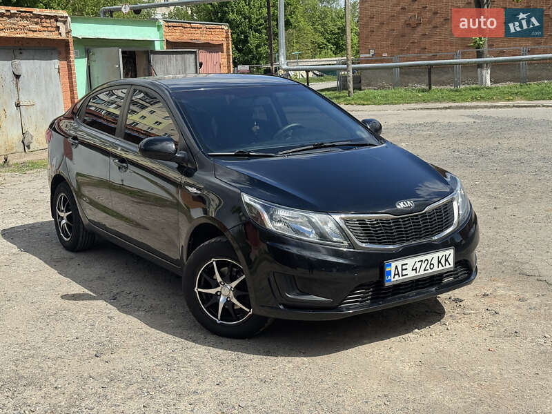 Седан Kia Rio 2013 в Полтаві