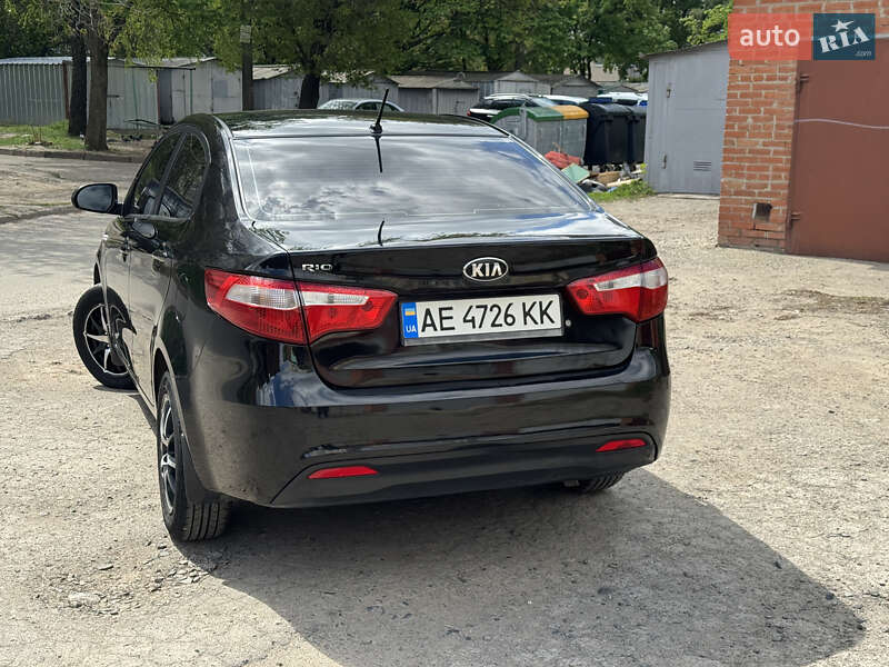 Седан Kia Rio 2013 в Полтаві