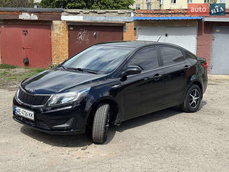Седан Kia Rio 2013 в Полтаві