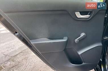 Хетчбек Kia Rio 2018 в 