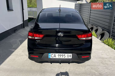 Седан Kia Rio 2017 в 