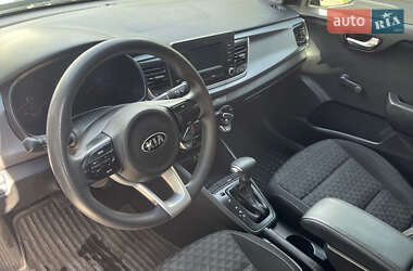 Седан Kia Rio 2017 в 