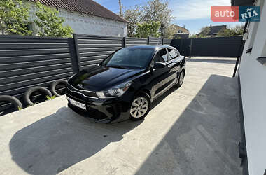 Седан Kia Rio 2017 в 