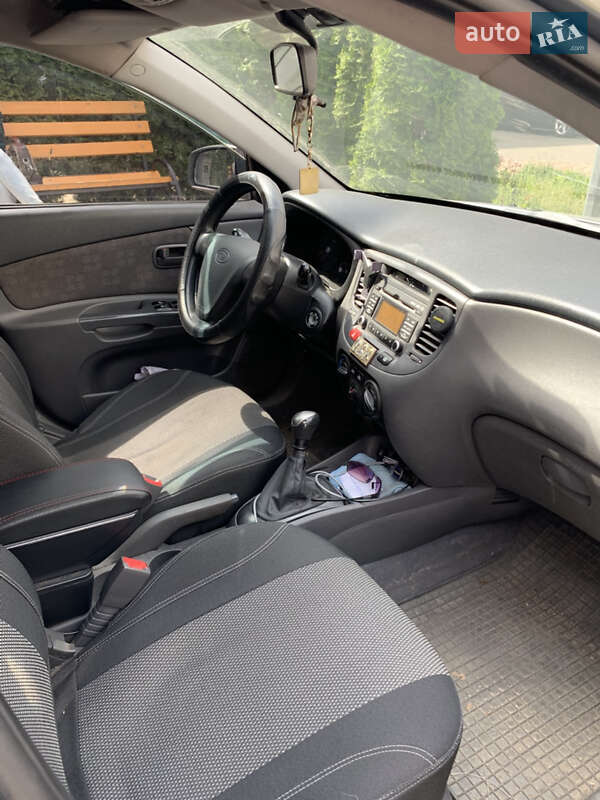 Хетчбек Kia Rio 2008 в Києві
