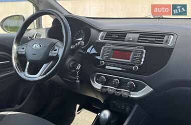 Хэтчбек Kia Rio 2016 в 