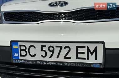 Хэтчбек Kia Rio 2016 в 