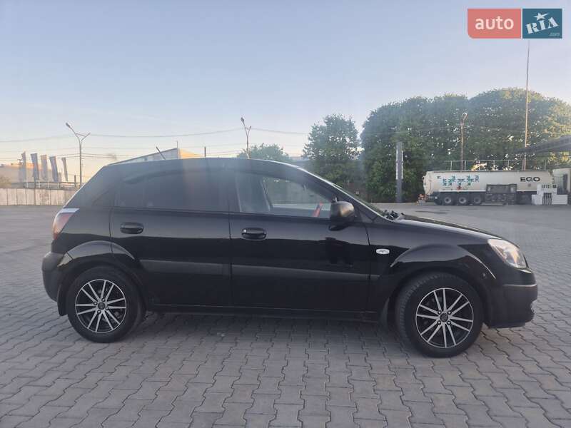 Хэтчбек Kia Rio 2007 в Днепре