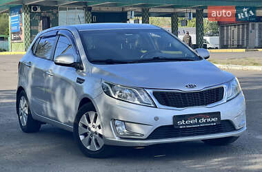 Хэтчбек Kia Rio 2012 в 
