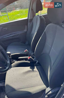 Седан Kia Rio 2009 в 