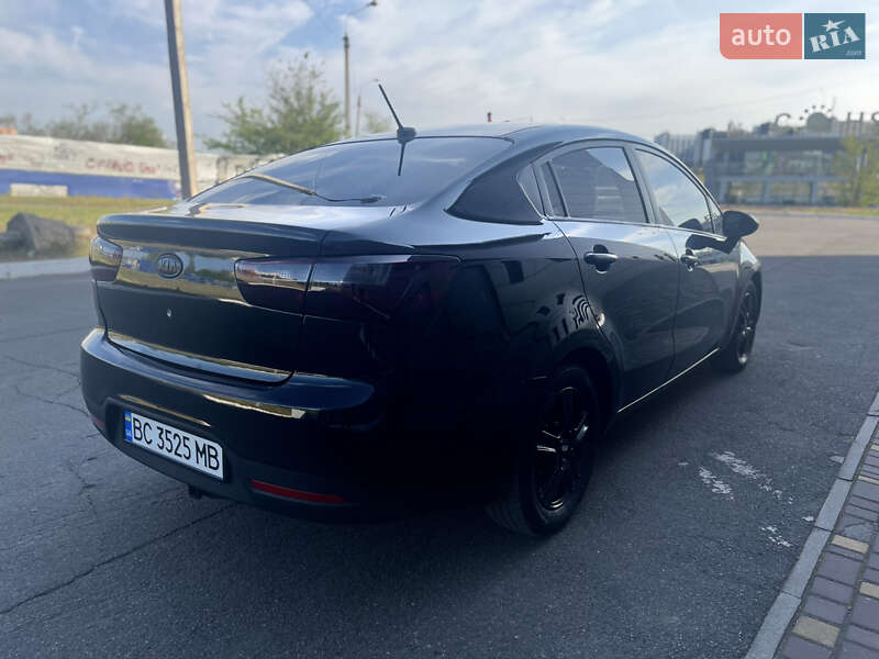 Седан Kia Rio 2011 в Кривому Розі