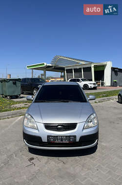 Хэтчбек Kia Rio 2006 в Киеве