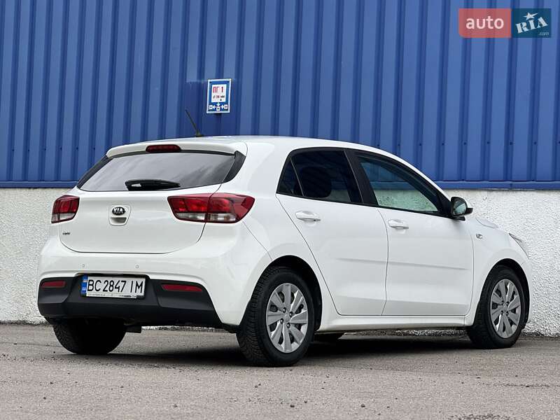 Хетчбек Kia Rio 2017 в Львові