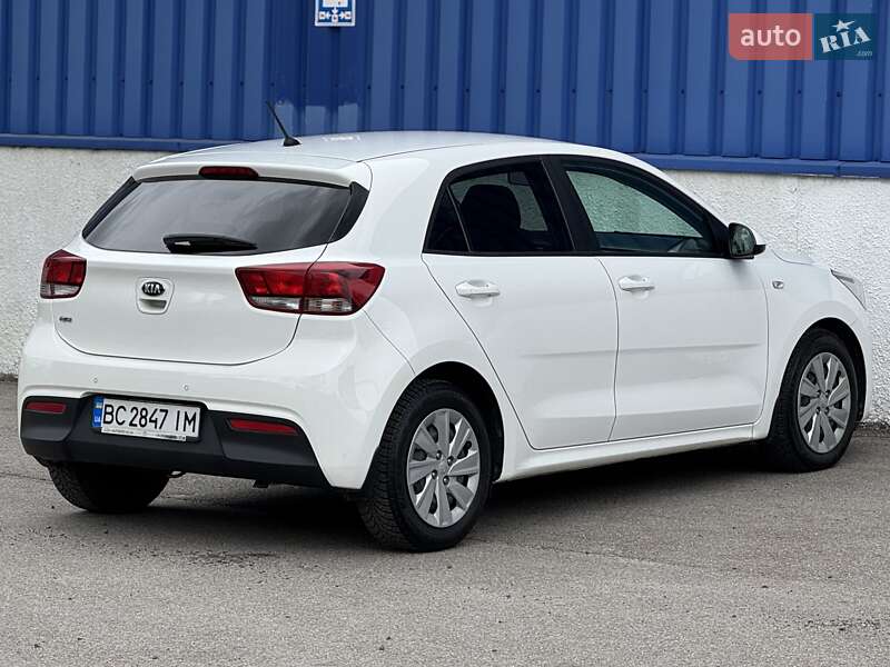 Хетчбек Kia Rio 2017 в Львові