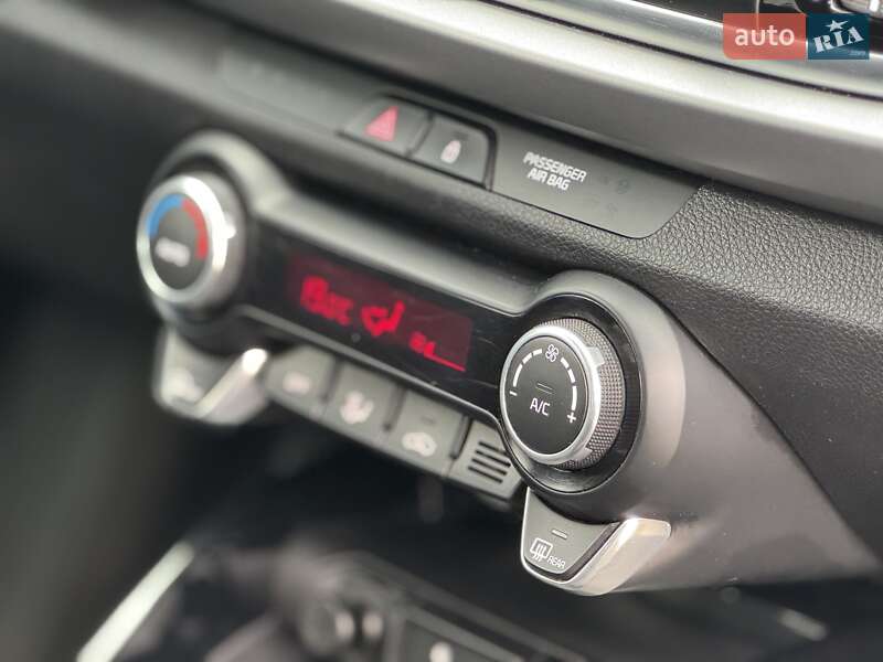 Хетчбек Kia Rio 2017 в Львові