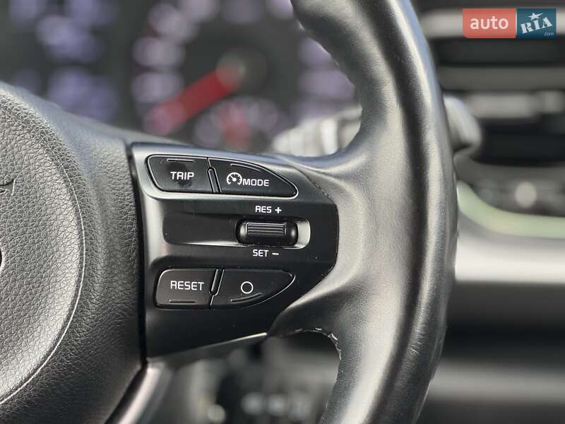 Хетчбек Kia Rio 2017 в Львові