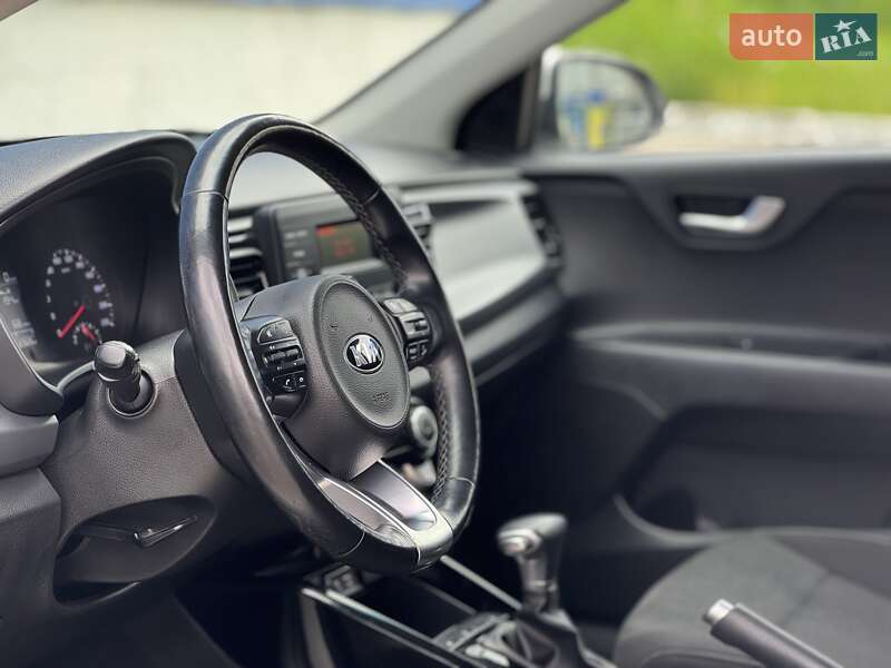 Хетчбек Kia Rio 2017 в Львові