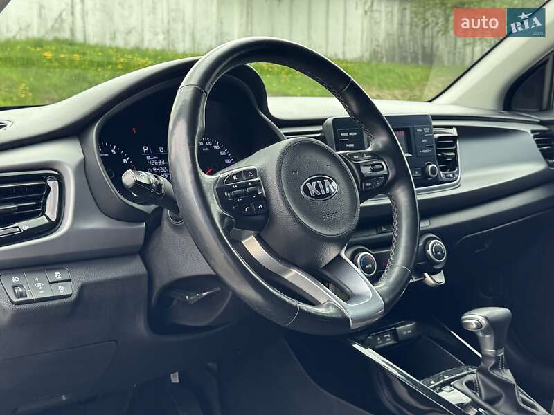Хетчбек Kia Rio 2017 в Львові