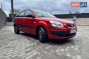 Хэтчбек Kia Rio 2009 в 