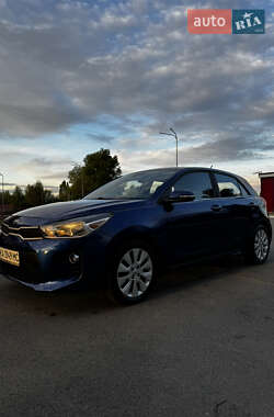 Хэтчбек Kia Rio 2017 в 