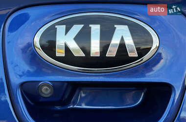 Хэтчбек Kia Rio 2017 в 