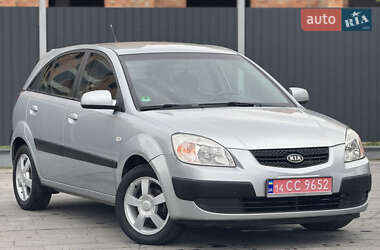 Хэтчбек Kia Rio 2006 в 