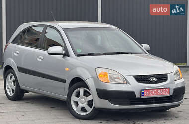Хэтчбек Kia Rio 2006 в 