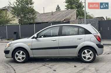 Хэтчбек Kia Rio 2006 в 