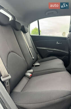 Хэтчбек Kia Rio 2006 в 