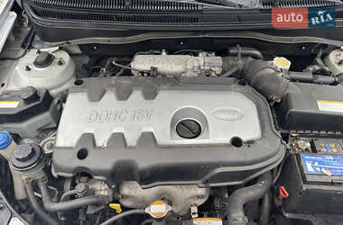 Хэтчбек Kia Rio 2006 в 