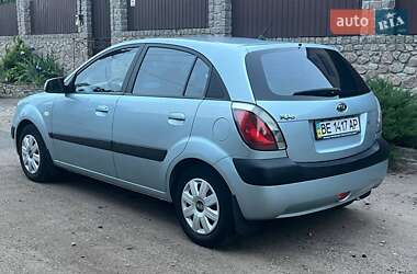 Хетчбек Kia Rio 2006 в 