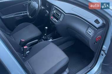 Хетчбек Kia Rio 2006 в 