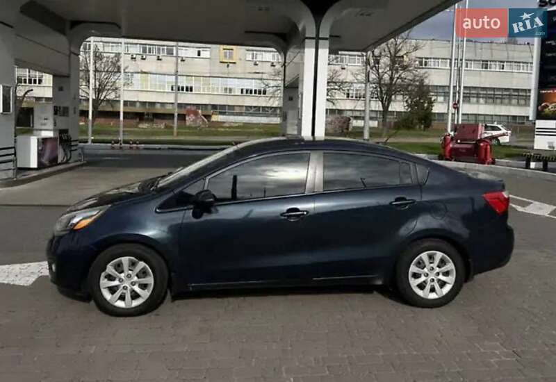 Седан Kia Rio 2013 в Киеве