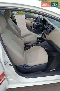 Хетчбек Kia Rio 2012 в 