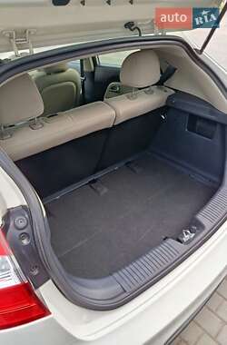 Хетчбек Kia Rio 2012 в 