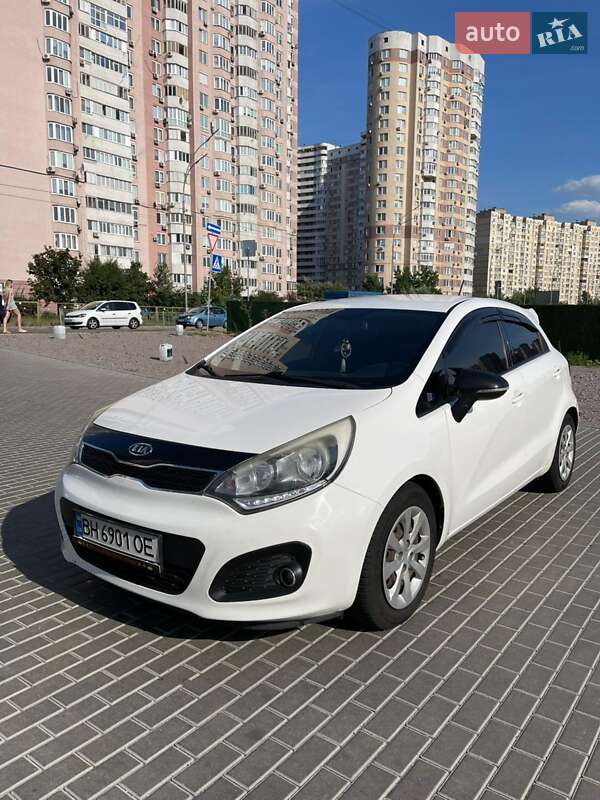 Хэтчбек Kia Rio 2012 в Киеве