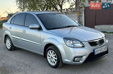 Седан Kia Rio 2011 в 