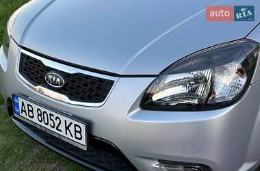 Седан Kia Rio 2011 в 