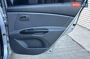 Седан Kia Rio 2011 в 