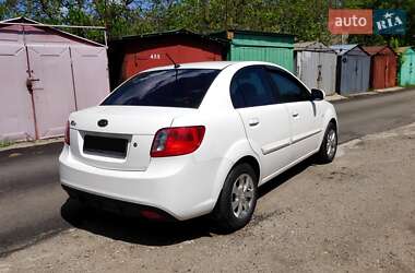 Седан Kia Rio 2011 в 