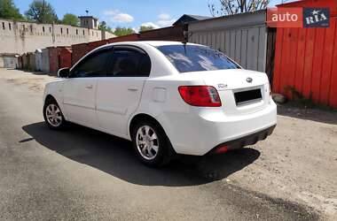 Седан Kia Rio 2011 в 