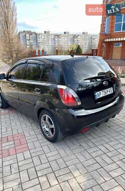 Хетчбек Kia Rio 2009 в 