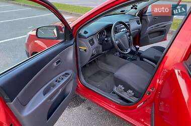 Хэтчбек Kia Rio 2005 в Харькове