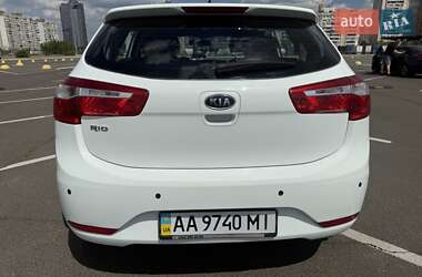 Хэтчбек Kia Rio 2012 в 