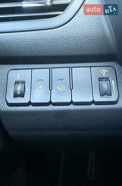 Хэтчбек Kia Rio 2012 в 