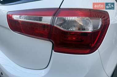 Хэтчбек Kia Rio 2012 в 