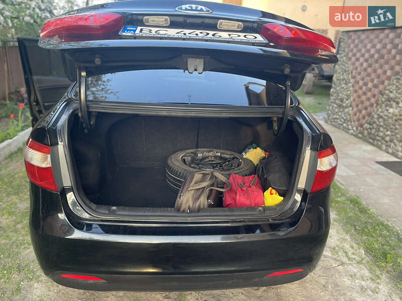 Седан Kia Rio 2013 в Львове
