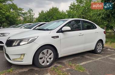Седан Kia Rio 2013 в Киеве